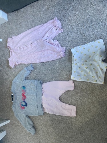 Piece baby clothes - 8,