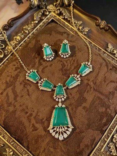 Emerald green statement - emerald,