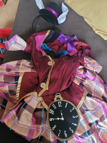 Alice wonderland miss - alice, in