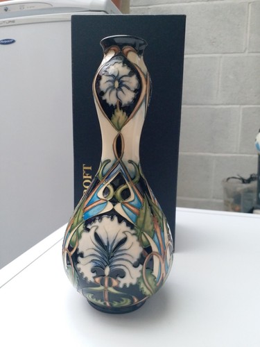 Moorcroft collectors club - collectors',