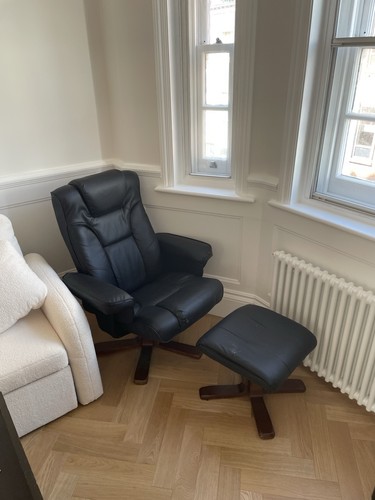 Comfy single seater lounge - single,