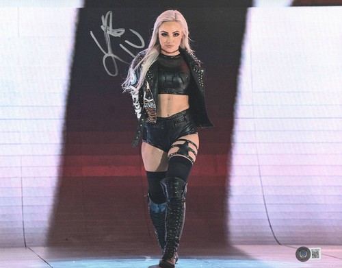 Liv morgan signed autograph - liv,