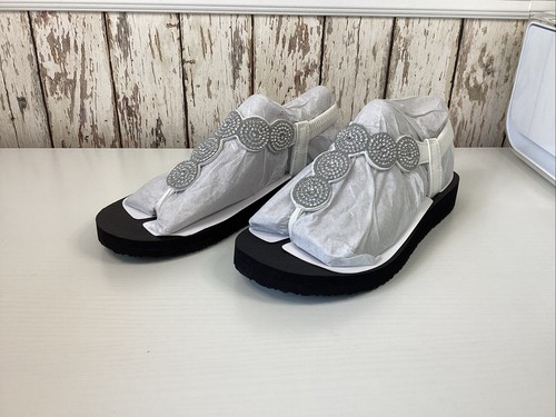 Nwt skechers size meditation - size, 5