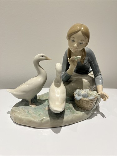 Lladro girl feeding two - lladro,