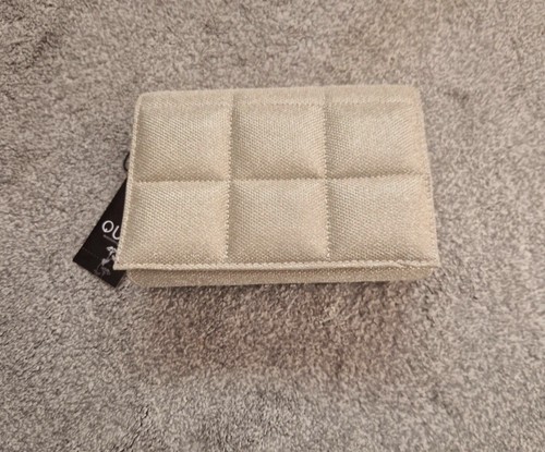 Bnwt quiz gold shimmer - bnwt,