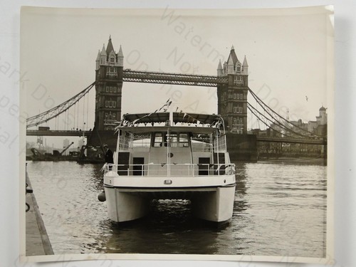 Catamaran boat river thames - catamaran,