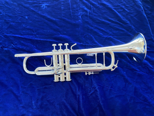 Mint open box - open, bach