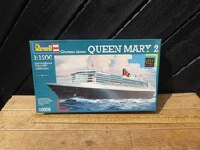 Revell no.05808 - Ocean Liner Queen Mary 2 . Scale 1/1200 ( 28.7cm long ) Sealed