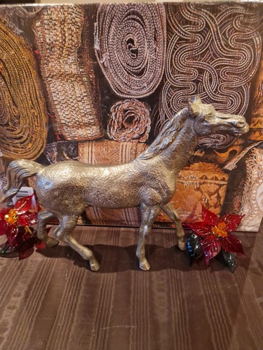 Vintage horse sculpture - vintage,