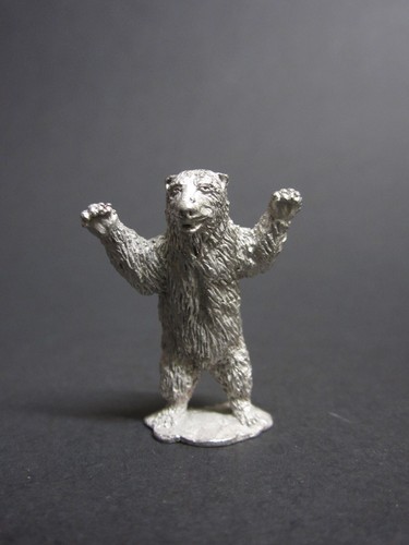 Essex miniatures bear hind - essex, on