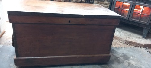 Shipwrights chest trunk - /,