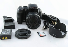 Fuji FinePix HS30EXR D-SLR