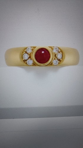 Cabochon ruby and diamond - cabochon,