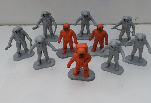 Scale toy soldier - scale,