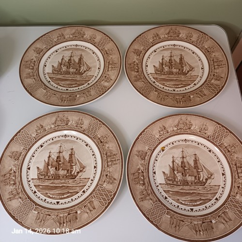 Wedgwood dinner size - x,