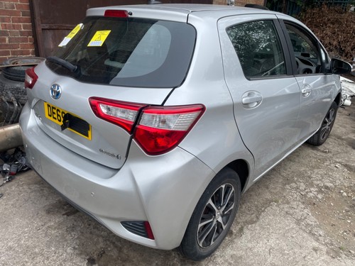 Toyota yaris 2019 hybrid many - yaris,