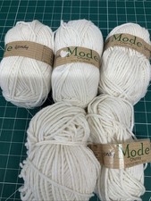 Wendy Mode Chunky 50% Merino Wool Approximately 370g