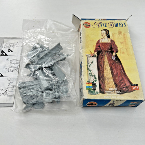 Airfix anne boleyn scale - 1:12,