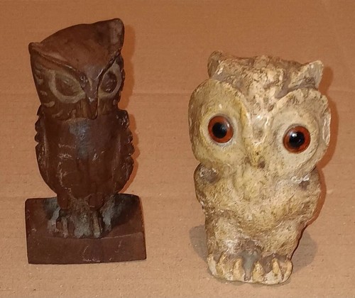 Pair ornamental owls very - a,