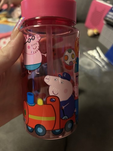 Pink peppa pig - pink, water
