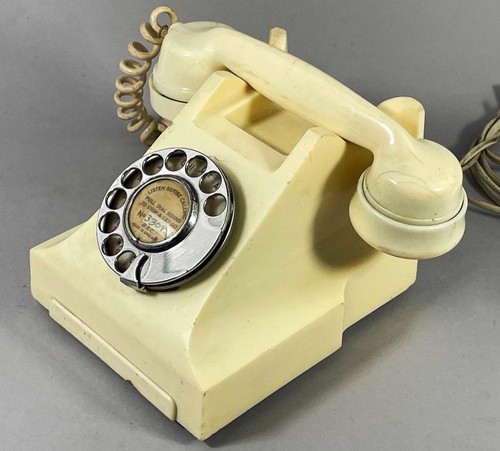 Vintage white bakelite - white, 328