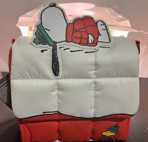 Peanuts loungefly snoopy - peanuts,