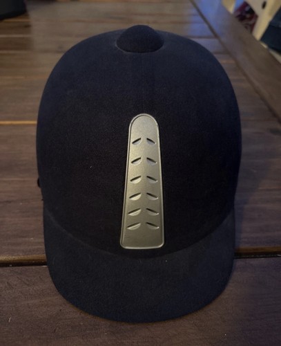 Navy velvet peak - navy,