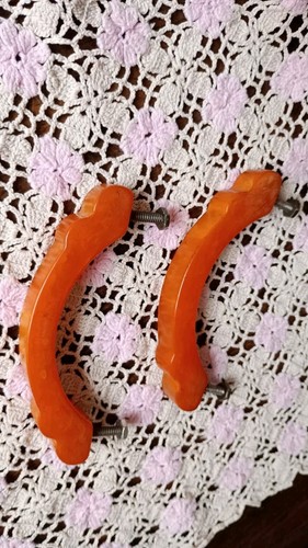 Pair bakelite art - pair,