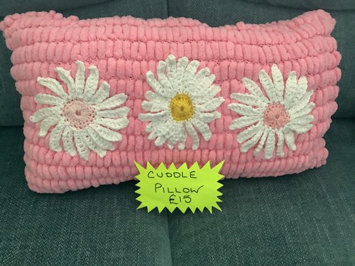 New knitted cuddle - new,