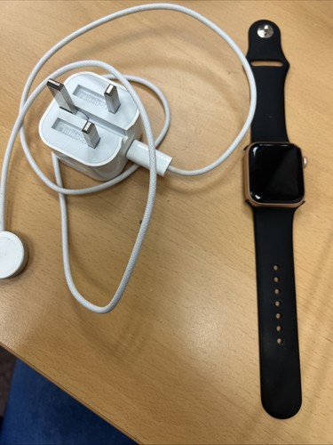 Apple watch series 40mm - watch,