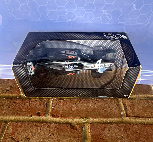 Hot wheels racing mika - hot,