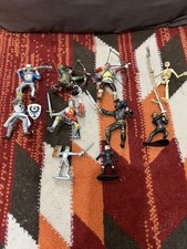 10 Small Medieval Toy Figurines Soldiers Medieval Knights Warriors Plastic