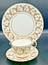 Gladstone Gold Scroll Design