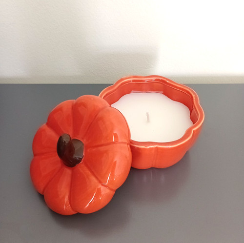 Honey almond scented candle - honey,