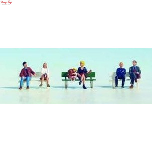 Noch seated people and - noch,
