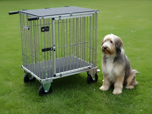 Berth large titan dog show - 1,