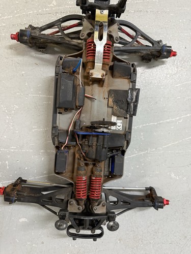 Traxxas car rolling - 1/10,