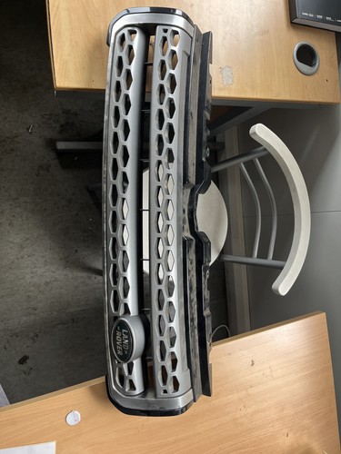 Range rover evoque - front, grill