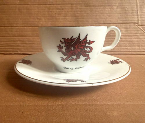 Ddraig pottery barry island - y,
