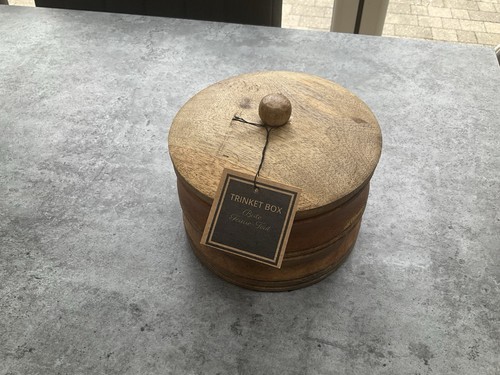 Sil wooden trinket box round - sil,