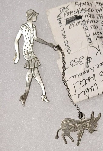 Art deco lady walking - art,