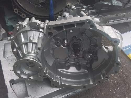 Genuine caddy tdi 5 speed - 2.0,