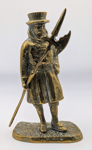 Vintage brass beefeater - beefeater, /