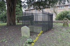 Photo 6x4 Fence around the