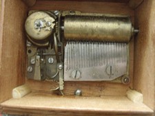 Bespoke listing for:  SMALL MUSICAL music BOX 8 AIRS PLAYS WELL good sound