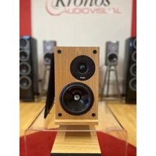 ProAc Response DB1 speakers in Oak