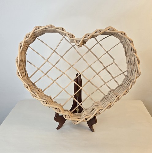 Vtg decorative wicker wooden - vtg,