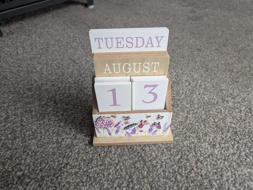 Wooden block desk calendar - block,