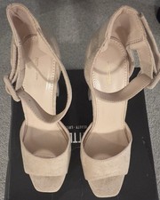 Pretty Little Thing Size 6