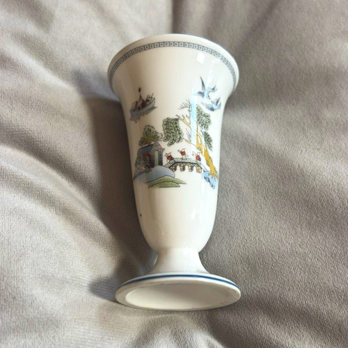 Wedgwood bone china vase - bone, made